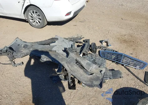 2010 Mercedes-Benz E 350 z USA, uszkodzony, nr VIN WDDHF5GB2AA211305